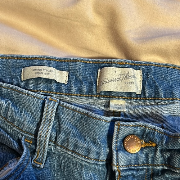 Universal threads size 18 vintage straight jeans - Picture 3 of 3